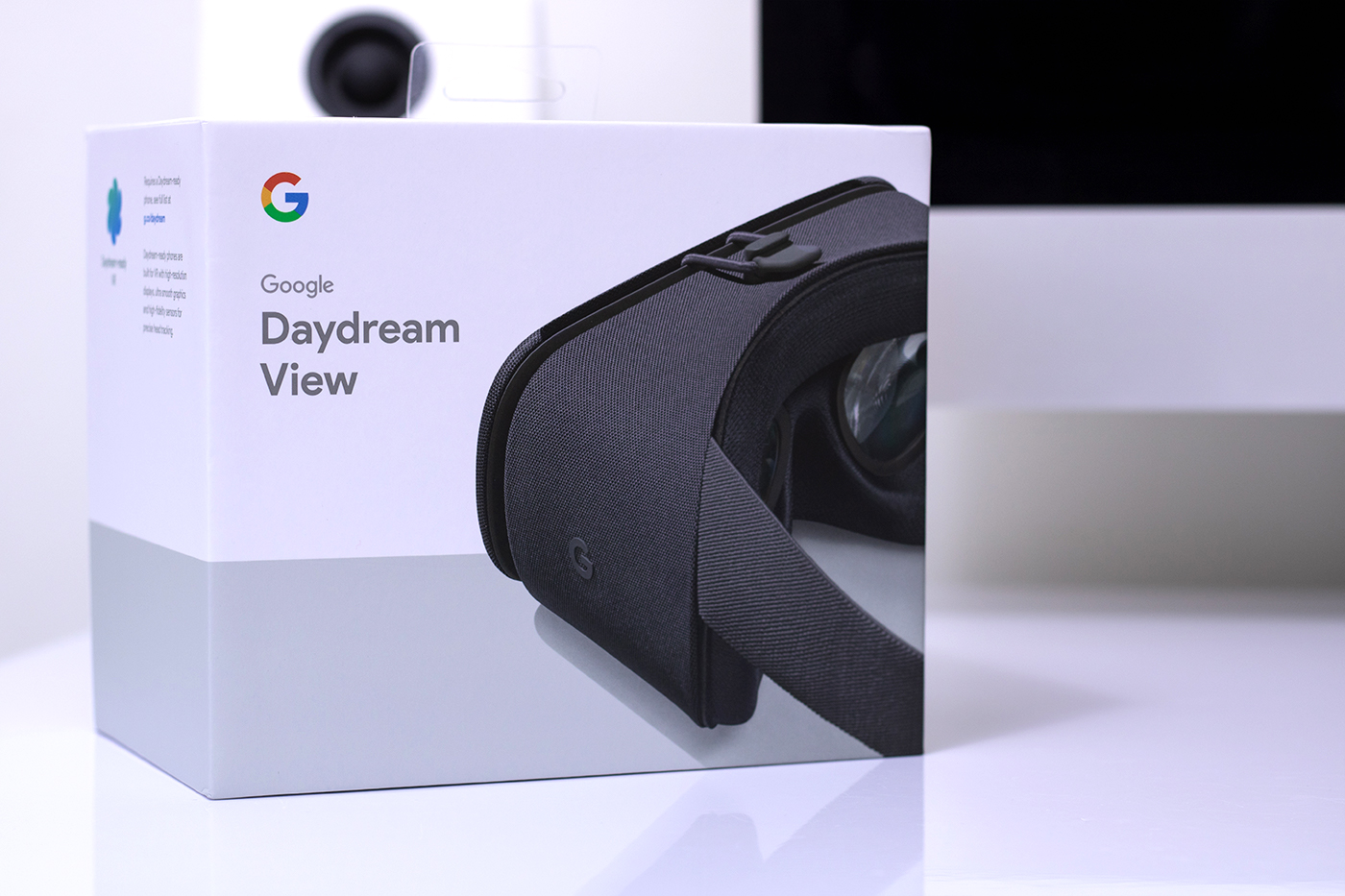 Google Daydream View Front of Box